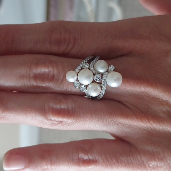 Sterling Silver and Pearl Cluster Ring size 7 - Picture 3 of 5